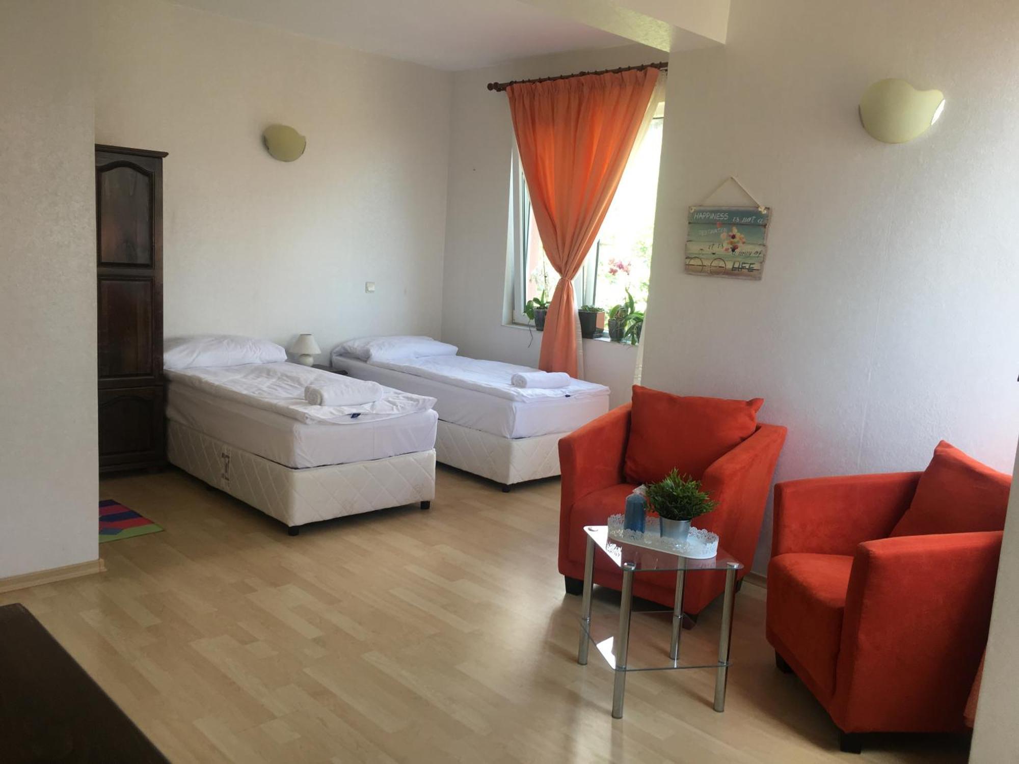 Sunray Guest House, Private Rooms & Apartment With Lovely Sea View Várna Kültér fotó